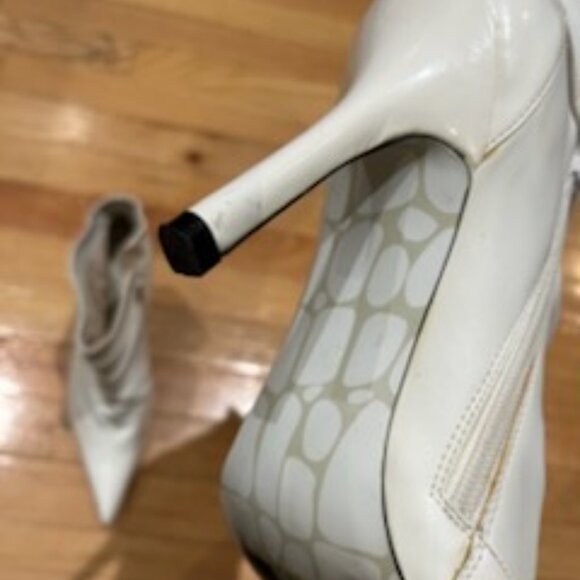 Women's High Heel White Boots - Picture 3 of 9